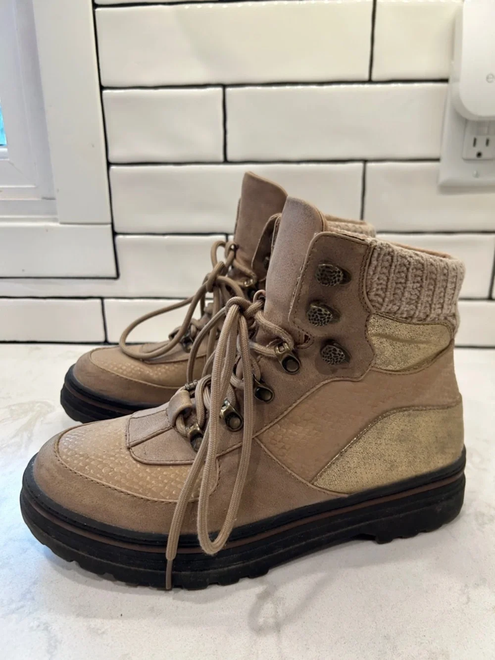 Blowfish Herstory Women's Lace Up Mid Calf Hiking Boots Size 9